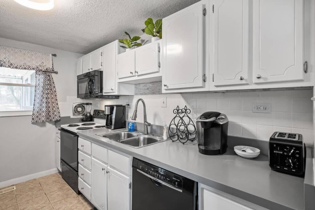 Villa Stylish Haven 11 Minutes From The Richmond Airport Exterior foto