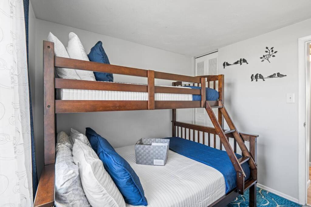 Villa Stylish Haven 11 Minutes From The Richmond Airport Exterior foto