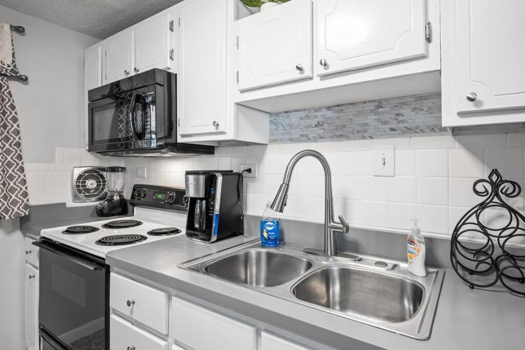 Villa Stylish Haven 11 Minutes From The Richmond Airport Exterior foto