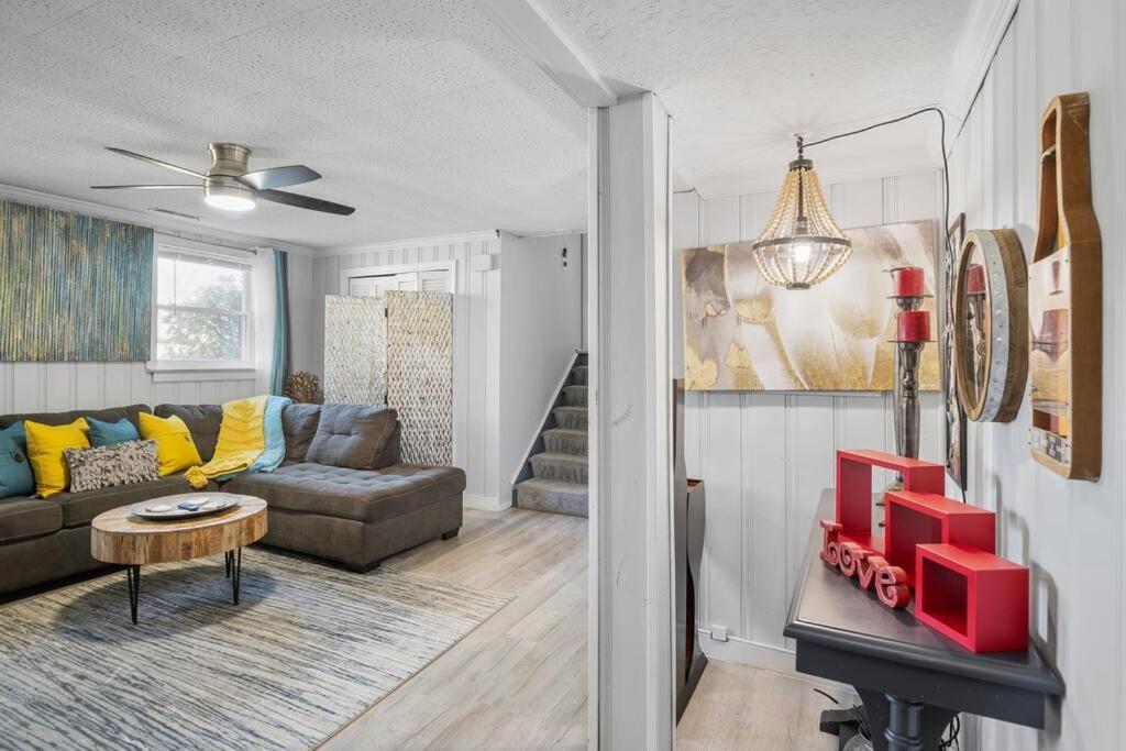Villa Stylish Haven 11 Minutes From The Richmond Airport Exterior foto