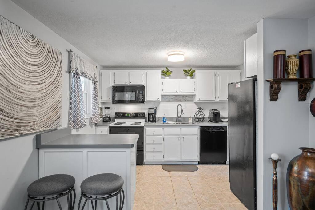 Villa Stylish Haven 11 Minutes From The Richmond Airport Exterior foto